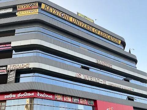 Keystone Universe of Education signage at Center Point, Gota